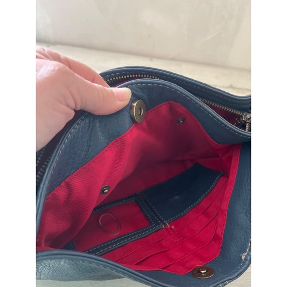 Jones New York woman’s blue genuine leather shoulder bag - Picture 6 of 9